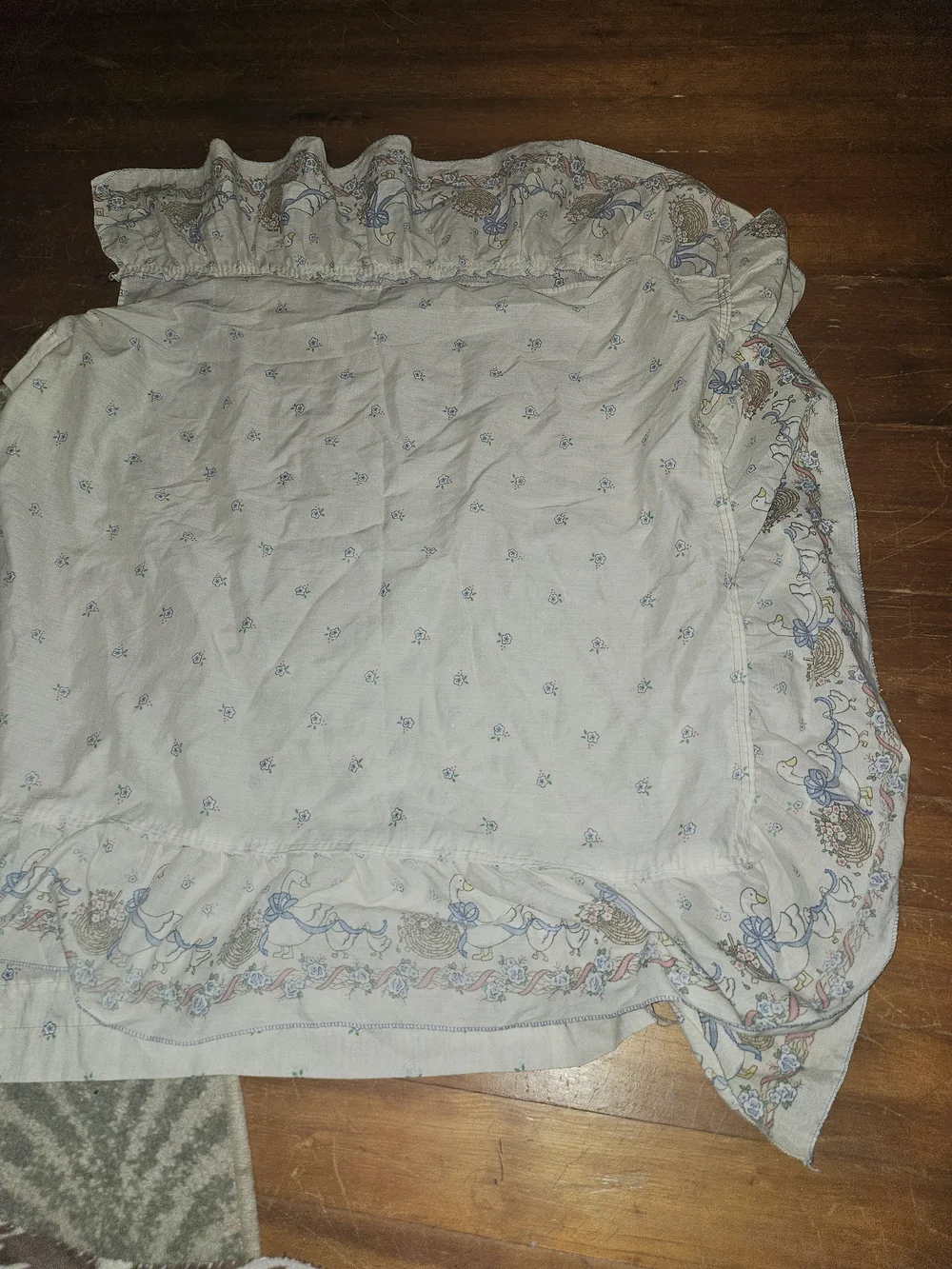 Cottage Core Geese Mom And Babies Set Of 4 Goes Between Box Spring And Matress